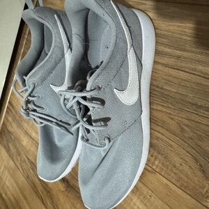 Nike Gray and White Athletic Shoes youth size 6 brand new